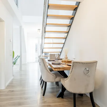 Roof-suite 01 I Aufzug I Bbq I Wifi I Balkon I Tv Apartmán